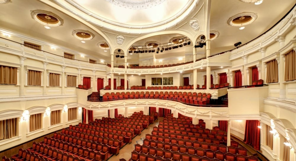 The grand entrance of the Hanoi Opera House’s first floor